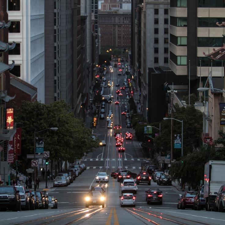 Parents evaluating schools in Portugal